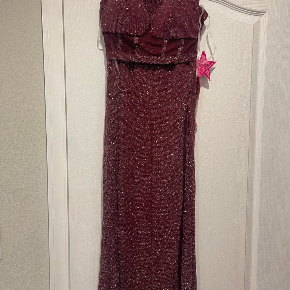 Elegant Burgundy Glitter Dress